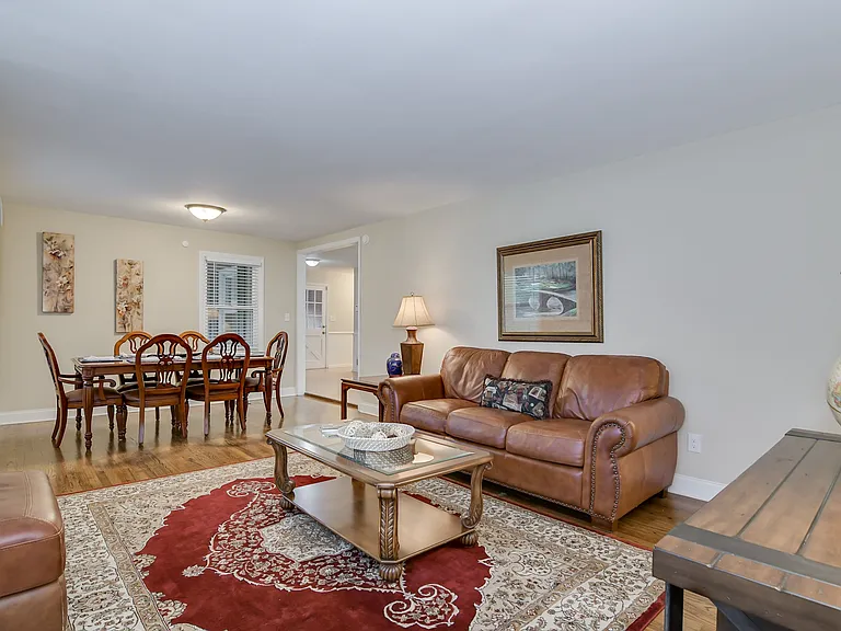 2415 Apricot Ln — Photo 5