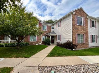 11275 Oregon Cir, Bloomington, MN 55438