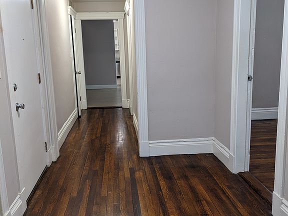 4th image of 44 Waverly St #6