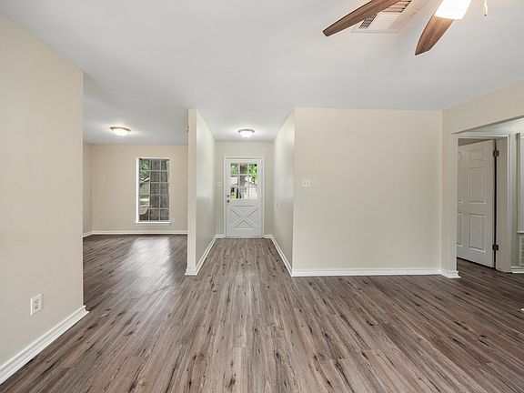 4th image of 3419 Dovie Dr