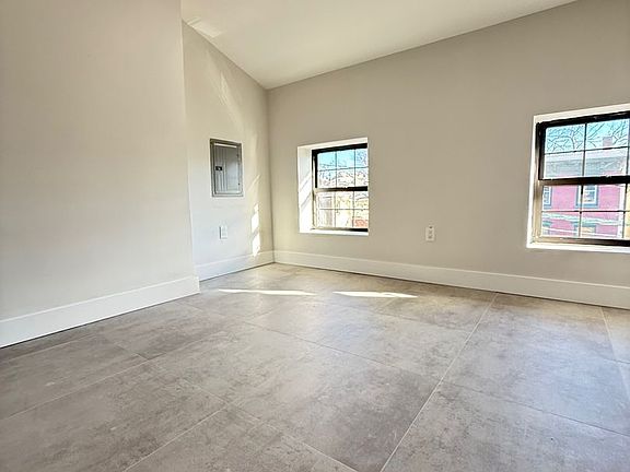 4th image of 90 Lander St #D