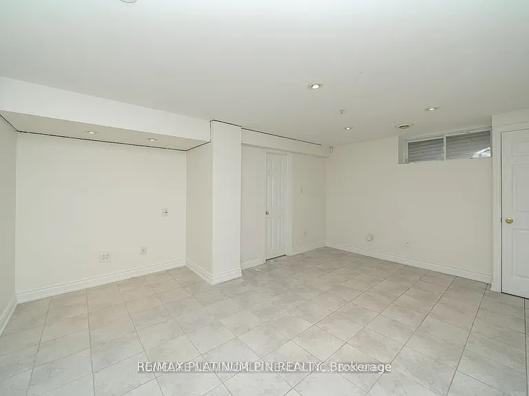 61 Snowcrest Ave #BASEMENT — Photo 4
