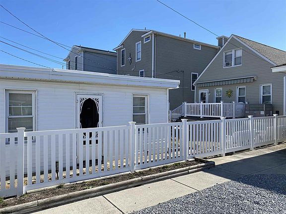 2nd image of 1550 West Ave