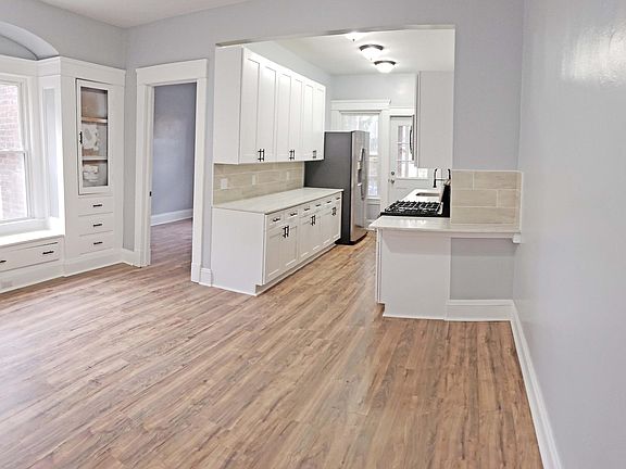 3rd image of 1416 Ridgewood Ave #2