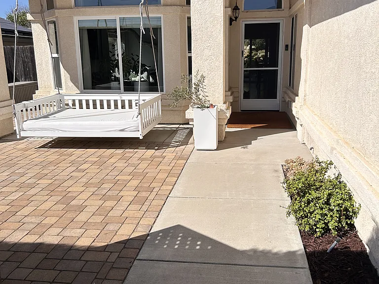 224 Ash Ave — Photo 2