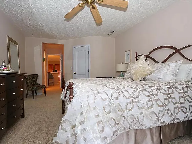 5602 Waterside Dr — Photo 14