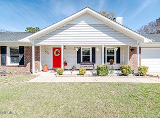 420 Woodberry Cir, Raeford, NC 28376