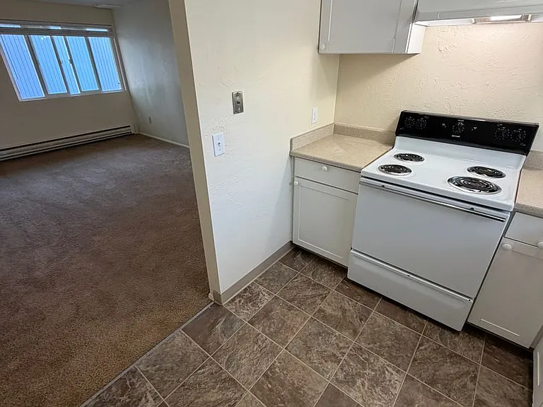950 NW Sycamore Ave #11 — Photo 9
