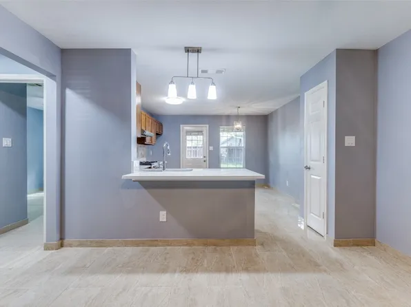 706 N Gaines St, Ennis, TX 75119