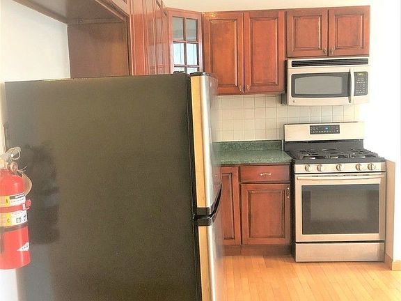 5th image of 145 17th St #2A