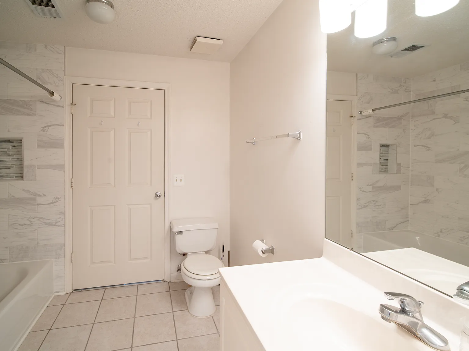 2 bed, 1100 sqft, $2,200 — Photo 1