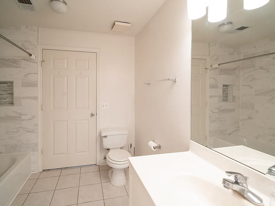 10024 Vanderbilt Cir #1