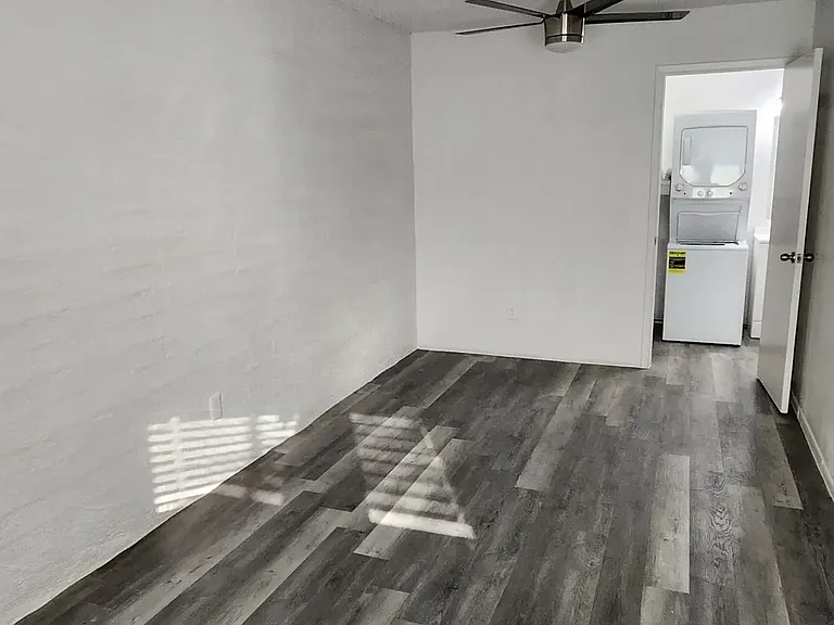 Golden Key Apartments — Photo 15