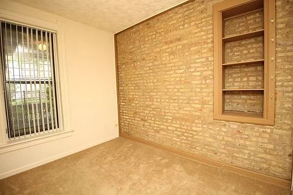 625 W Belmont Ave — Photo 16