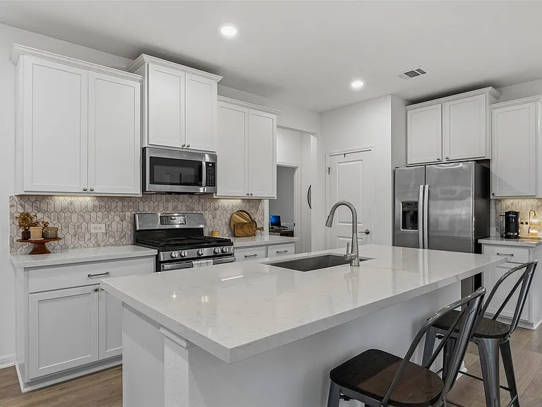 858 Papaya Dr — Photo 7