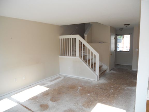 4th image of 6520 Deerhurst Dr