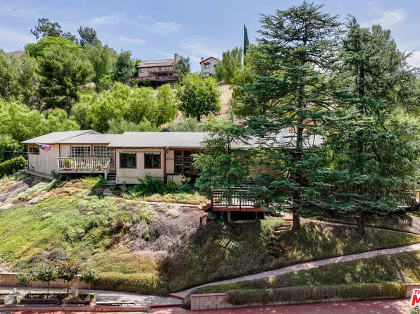 10330 Johanna Ave, Sunland, CA 91040