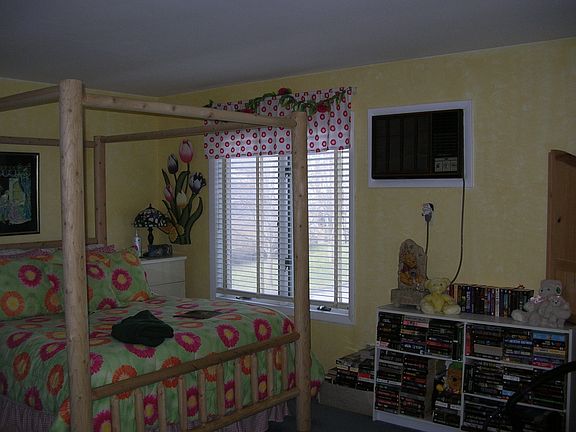 upstairs master bedroom