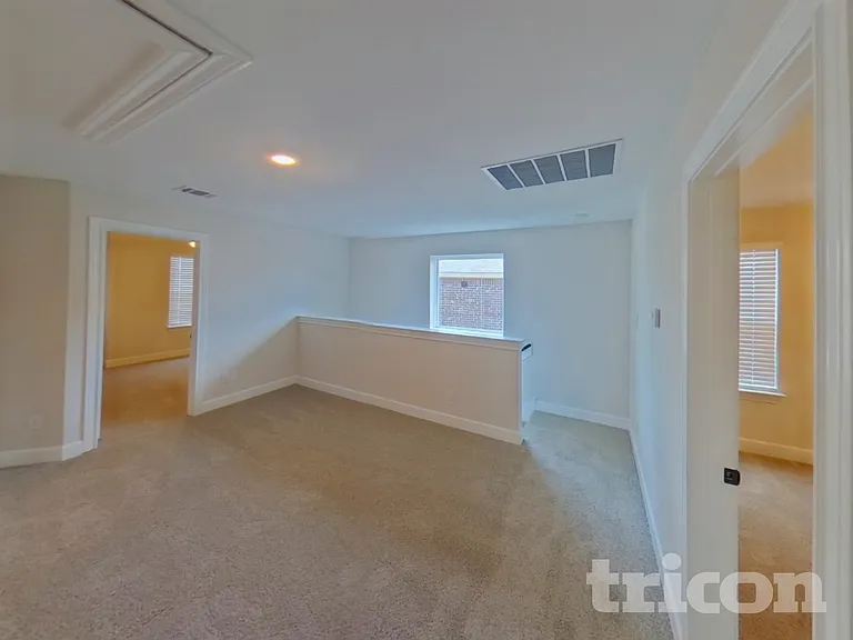 1106 Bullock Dr — Photo 23