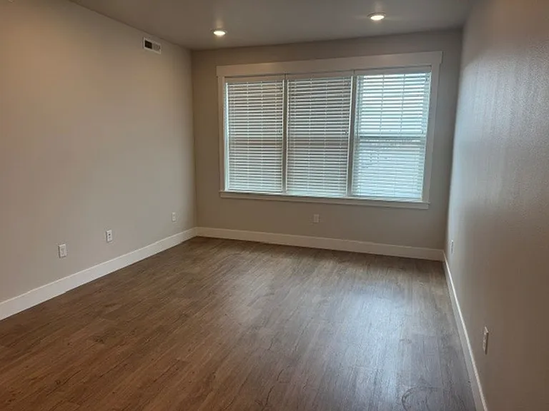 6165 Farmstead Ave — Photo 3