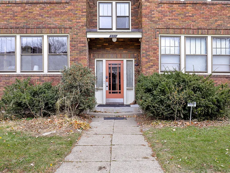 971 Goodrich Ave — Photo 9