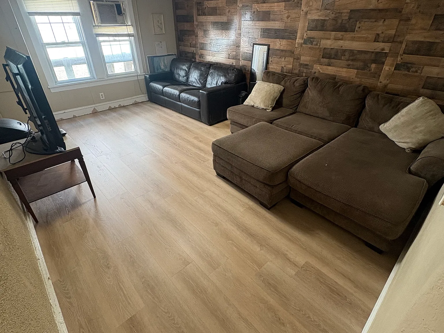 208 E Maple Ave — Photo 2