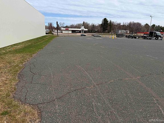2nd image of 2025 Us Highway 41 W
