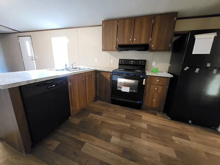 9600 Jeff Hamilton Rd — Photo 2