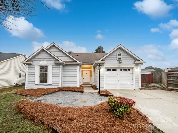 10306 Creswell Ct, Charlotte, NC 28215