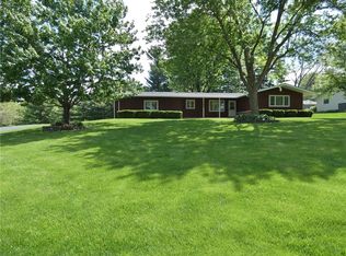 1430 Broadway St, Pella, IA 50219