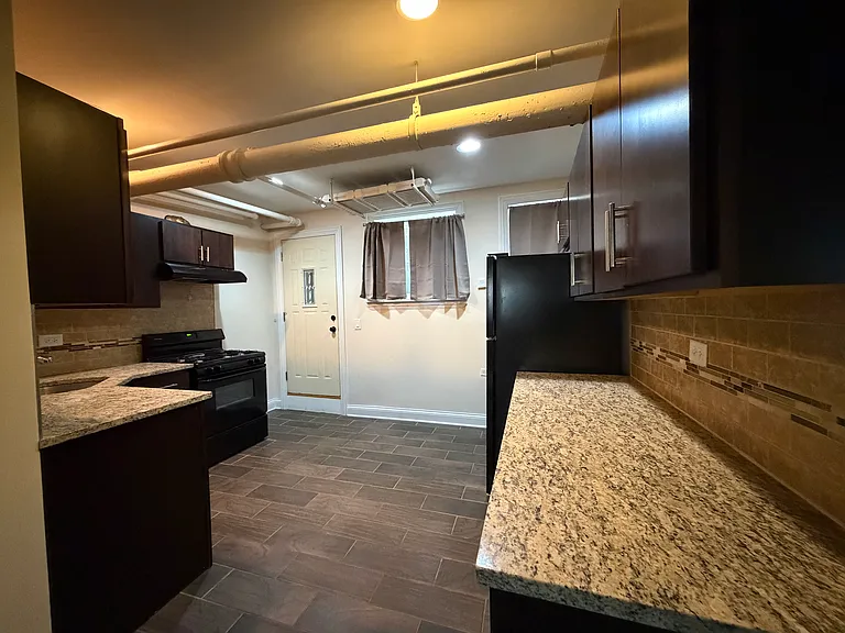 2611 N Albany Ave #BASEMENT — Photo 6