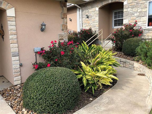 2nd image of 105 Stone Hill Dr