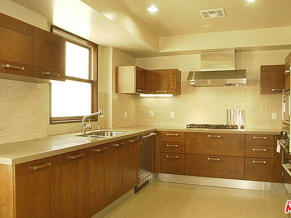 2nd image of 1929 Selby Ave APT 301