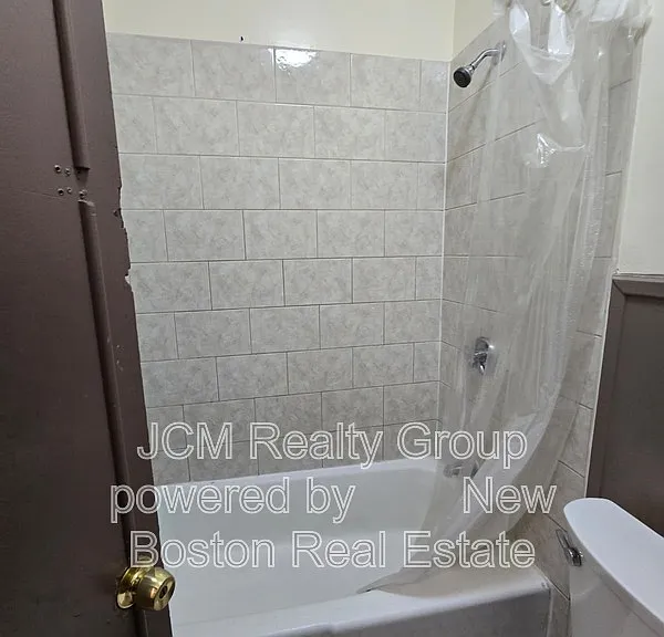 185 Green St #35 — Photo 7