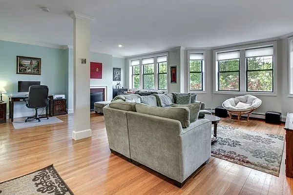 Building Photo - Beacon Street Units