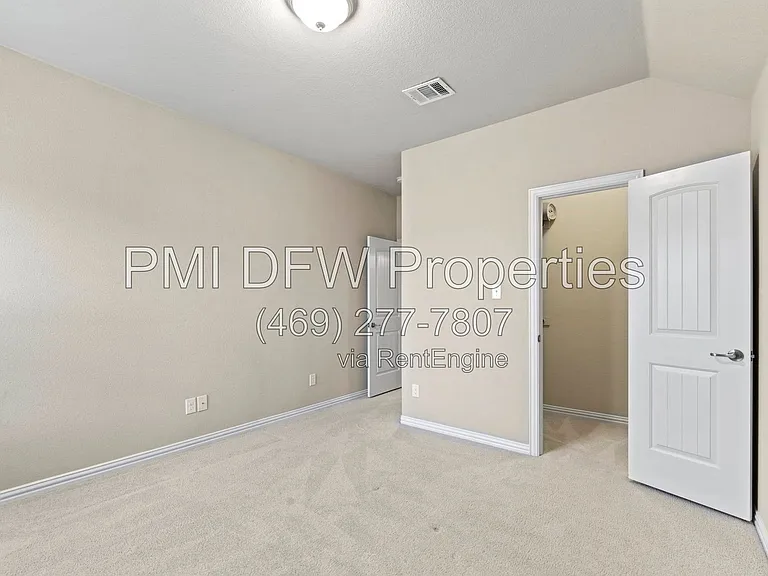 1624 Medina Ln — Photo 29
