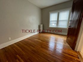 Upper Monroe - All Utilities Included