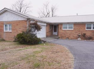 13 Kenwood Dr, La Center, KY 42056