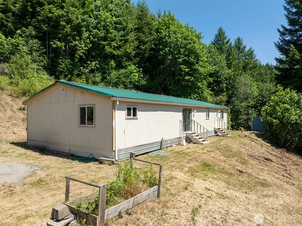 5530 Lewis River Rd., Ariel, WA 98603