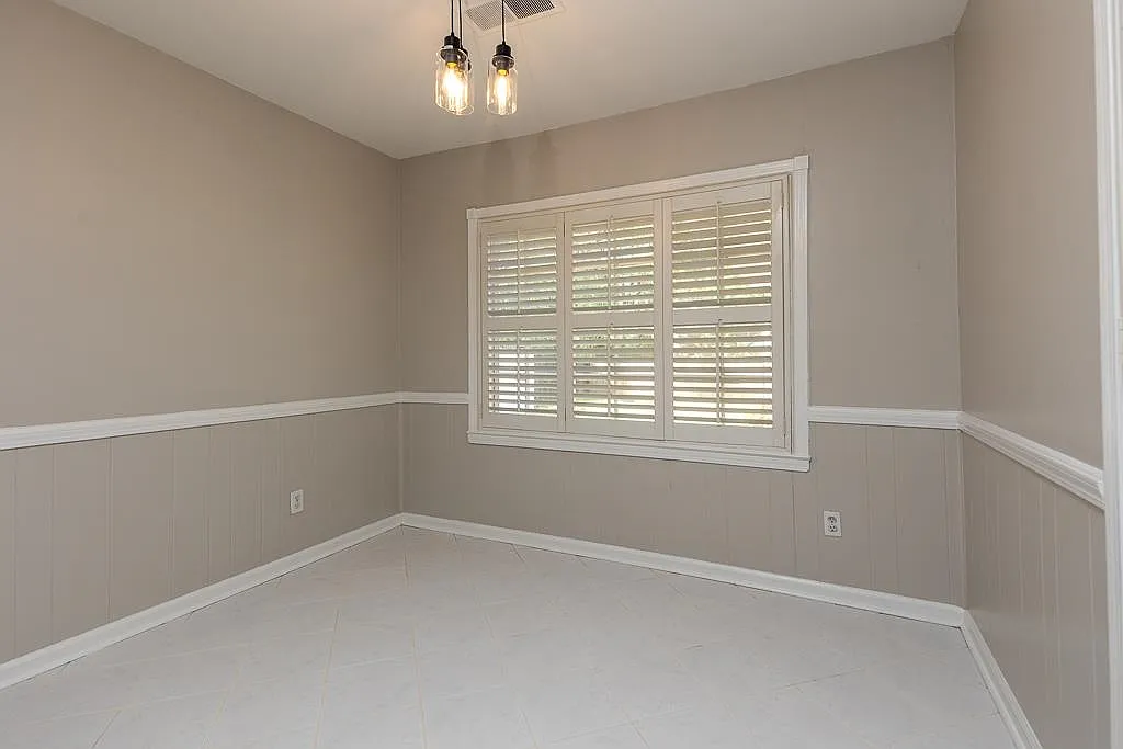 Building Photo - 1539 Brookside Dr