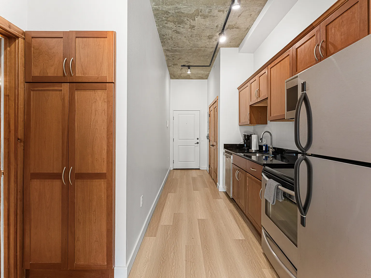 851 Front St — Photo 4