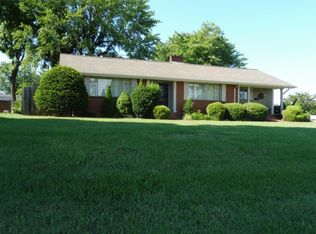 2232 Memorial Ct, Kingsport, TN 37664