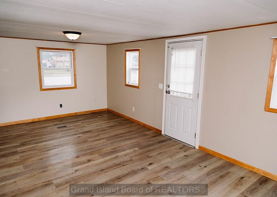 619 N 10th St, Loup City, NE 68853 Zillow