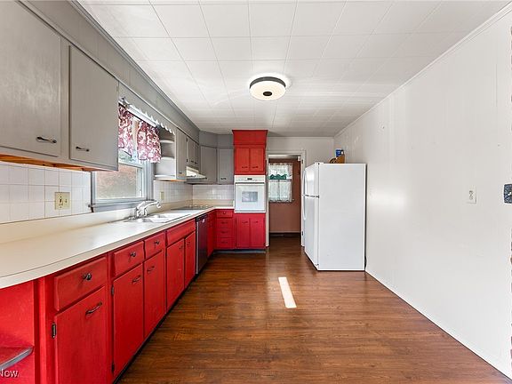 5th image of 1542 Cullinan Ave