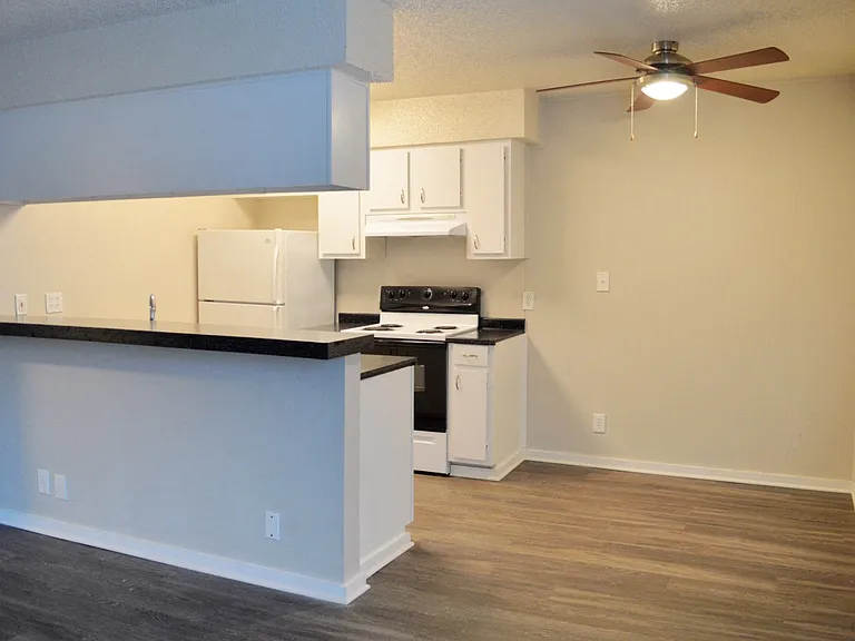 Tambaleo Apartments — Photo 1