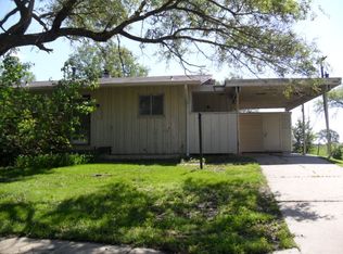 7230 SW Greenview Ter, Topeka, KS 66619