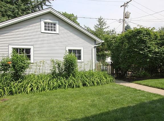 3rd image of 218 S Kenilworth Ave #1