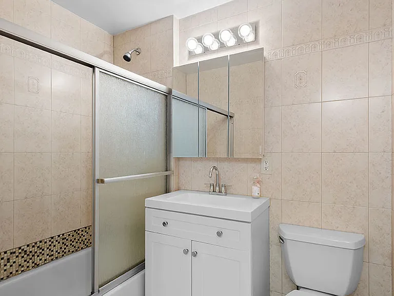 23-23 31st Ave #4G — Photo 3