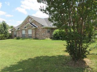 804 Mockingbird Dr, Bonham, TX 75418