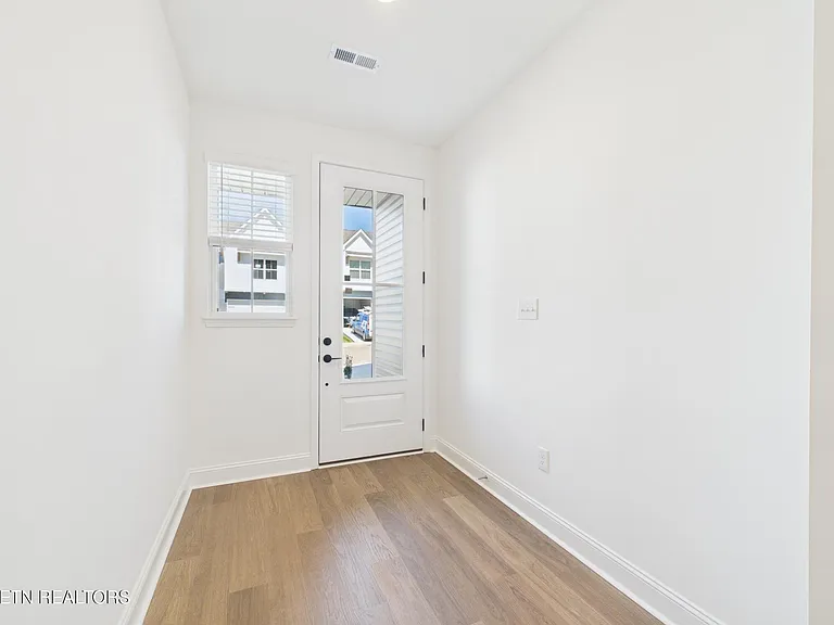 1729 Lateglow Way — Photo 6